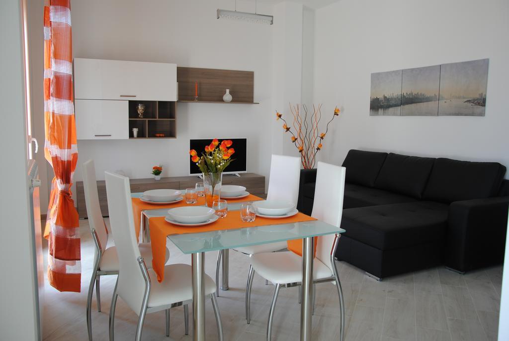 Sesto Piano House Apartment โมโนโปลี ภายนอก รูปภาพ
