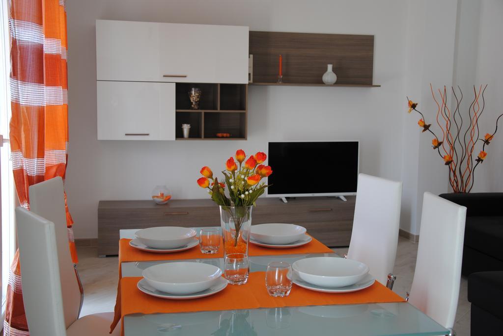 Sesto Piano House Apartment โมโนโปลี ภายนอก รูปภาพ