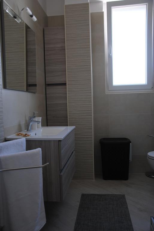 Sesto Piano House Apartment โมโนโปลี ภายนอก รูปภาพ